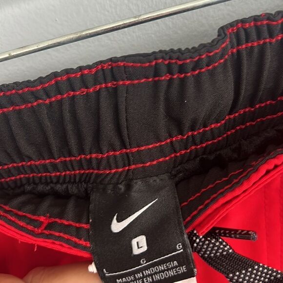 Nike red swim trunks shorts Men’s L - Picture 8 of 12